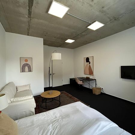 35 Qm Grosses Apartment Mit Eigenem Badezimmer In Den Elbvororten Hamburg Exterior foto