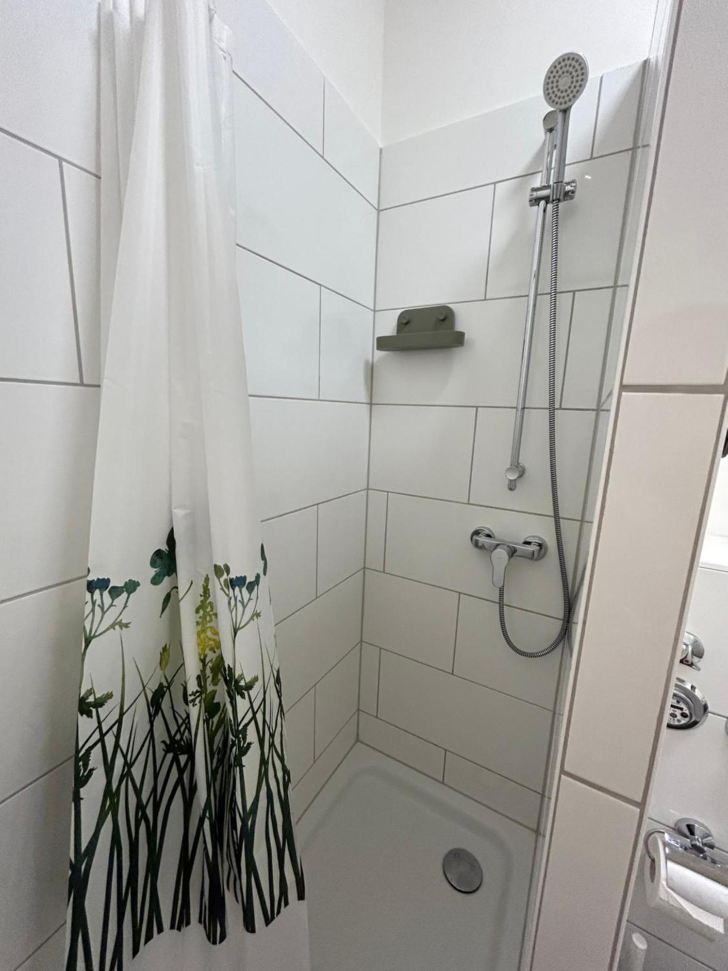 35 Qm Grosses Apartment Mit Eigenem Badezimmer In Den Elbvororten Hamburg Exterior foto