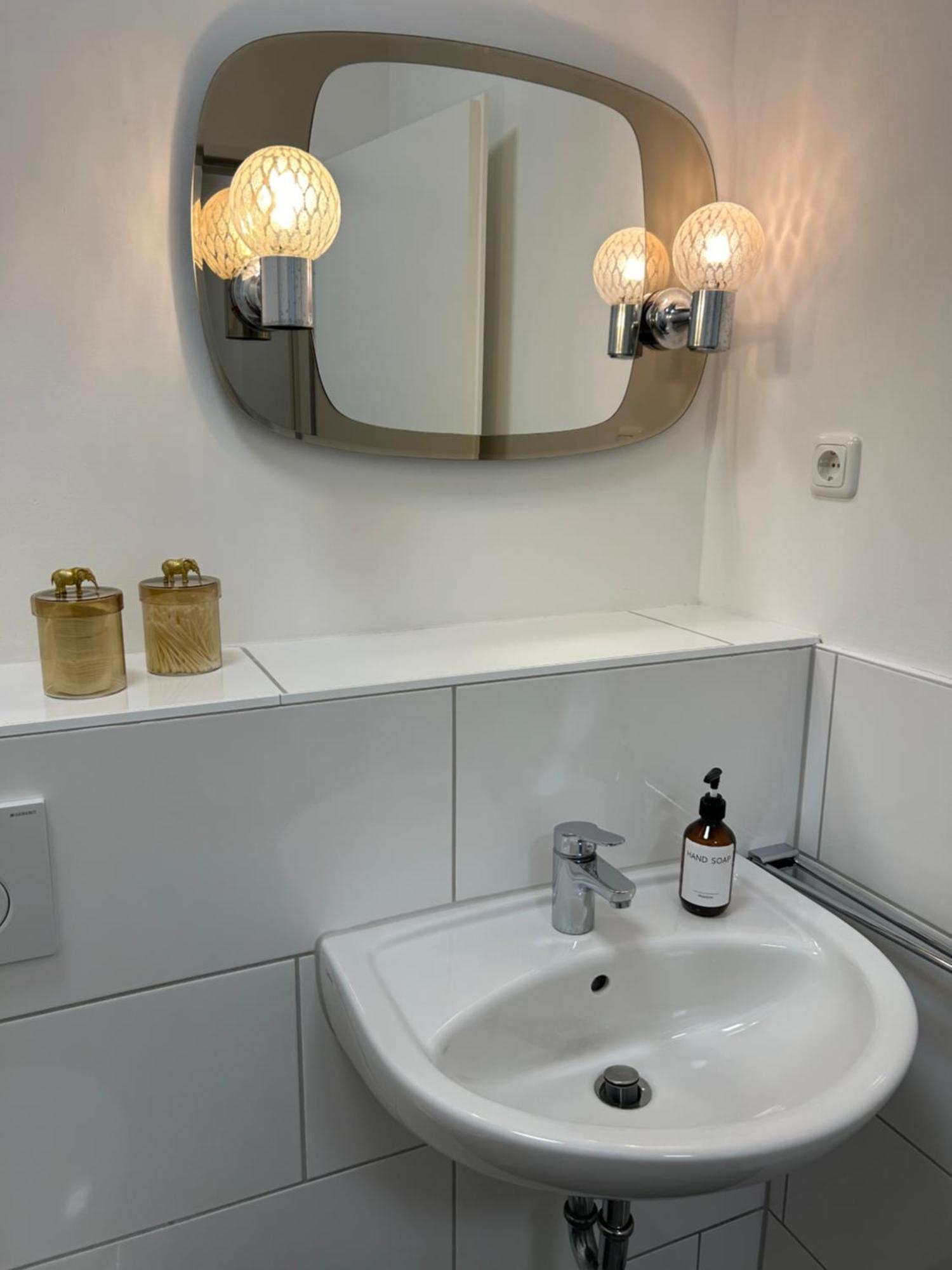 35 Qm Grosses Apartment Mit Eigenem Badezimmer In Den Elbvororten Hamburg Exterior foto