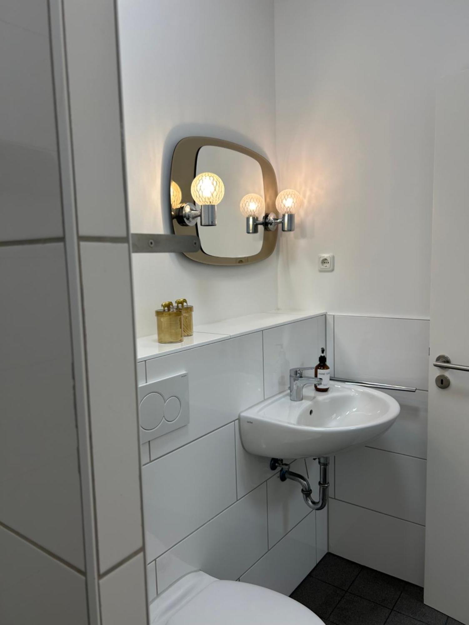35 Qm Grosses Apartment Mit Eigenem Badezimmer In Den Elbvororten Hamburg Exterior foto